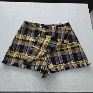 Bershka Tartan Frayed Hem Skort - Black and Gold